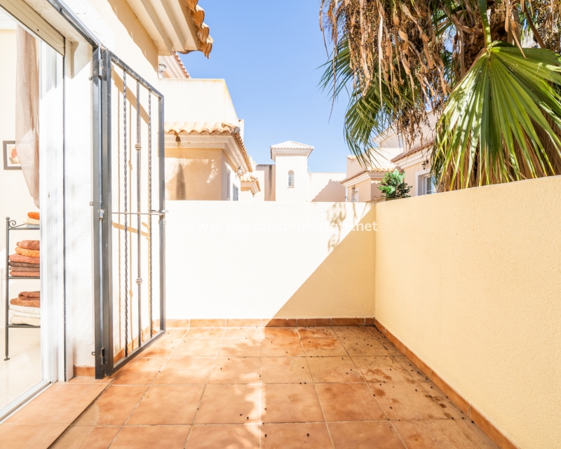 Resale - Fristaende Villa - Urb. El Oasis - La Marina