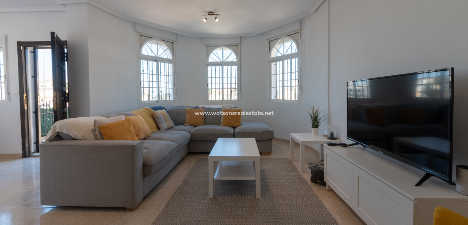 Resale - Fristaende Villa - Urb. El Oasis - La Marina
