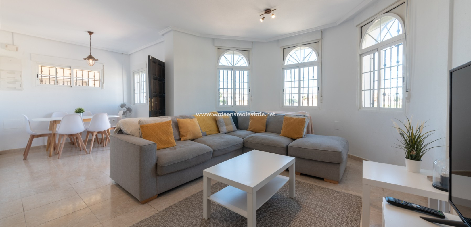 Resale - Fristaende Villa - Urb. El Oasis - La Marina