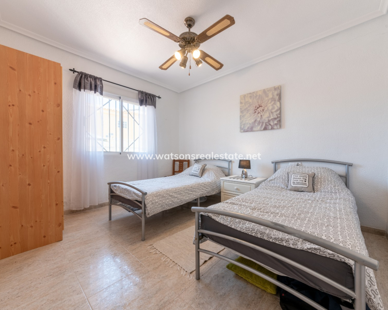 Resale - Fristaende Villa - Urb. El Oasis - La Marina