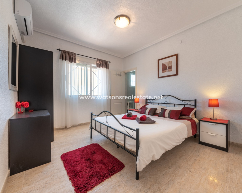Resale - Fristaende Villa - Urb. El Oasis - La Marina