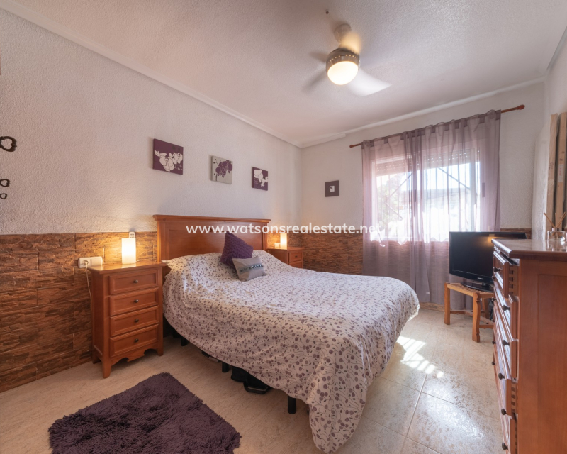Resale - Fristaende Villa - Urb. El Oasis - La Marina