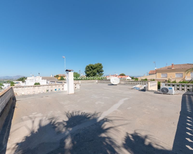Resale - Fristaende Villa - Urb. El Oasis - La Marina
