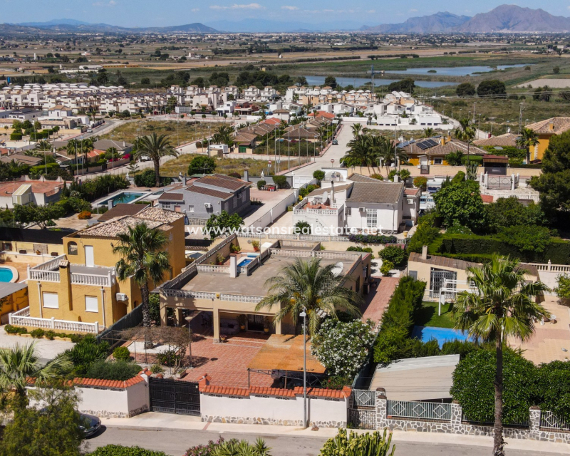 Resale - Fristaende Villa - Urb. El Oasis - La Marina