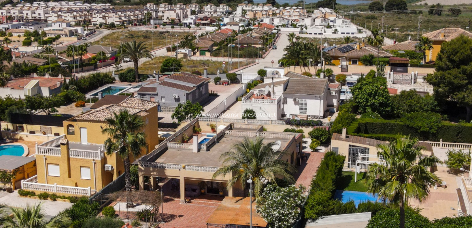 Resale - Fristaende Villa - Urb. El Oasis - La Marina