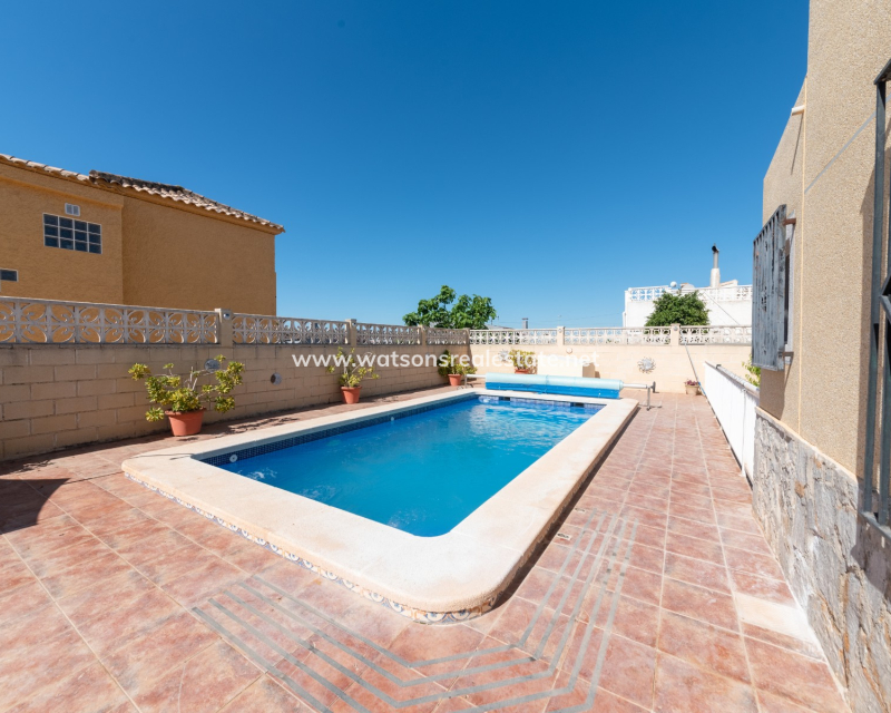 Resale - Fristaende Villa - Urb. El Oasis - La Marina