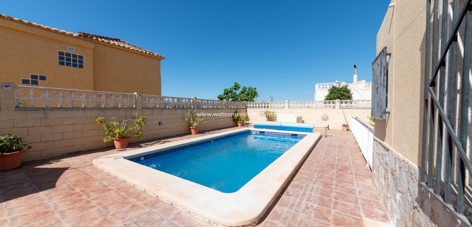 Resale - Fristaende Villa - Urb. El Oasis - La Marina