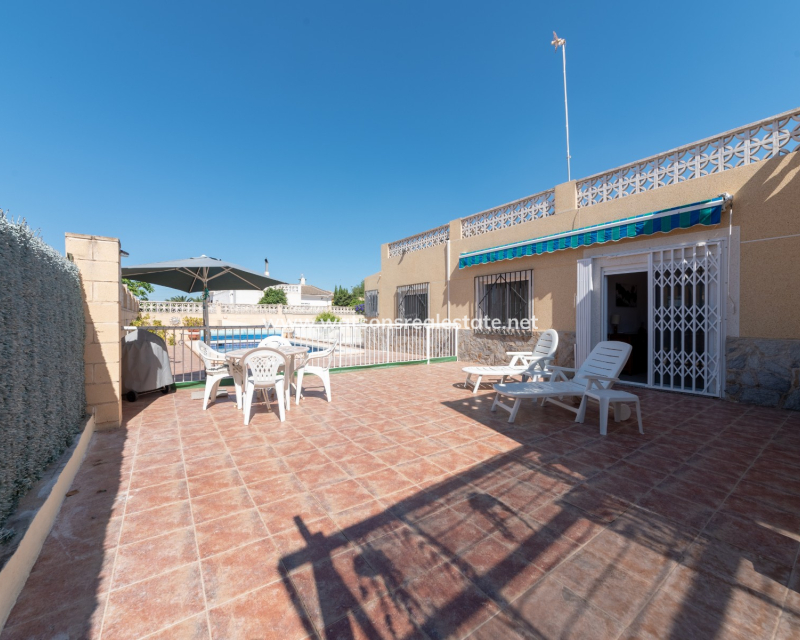 Resale - Fristaende Villa - Urb. El Oasis - La Marina