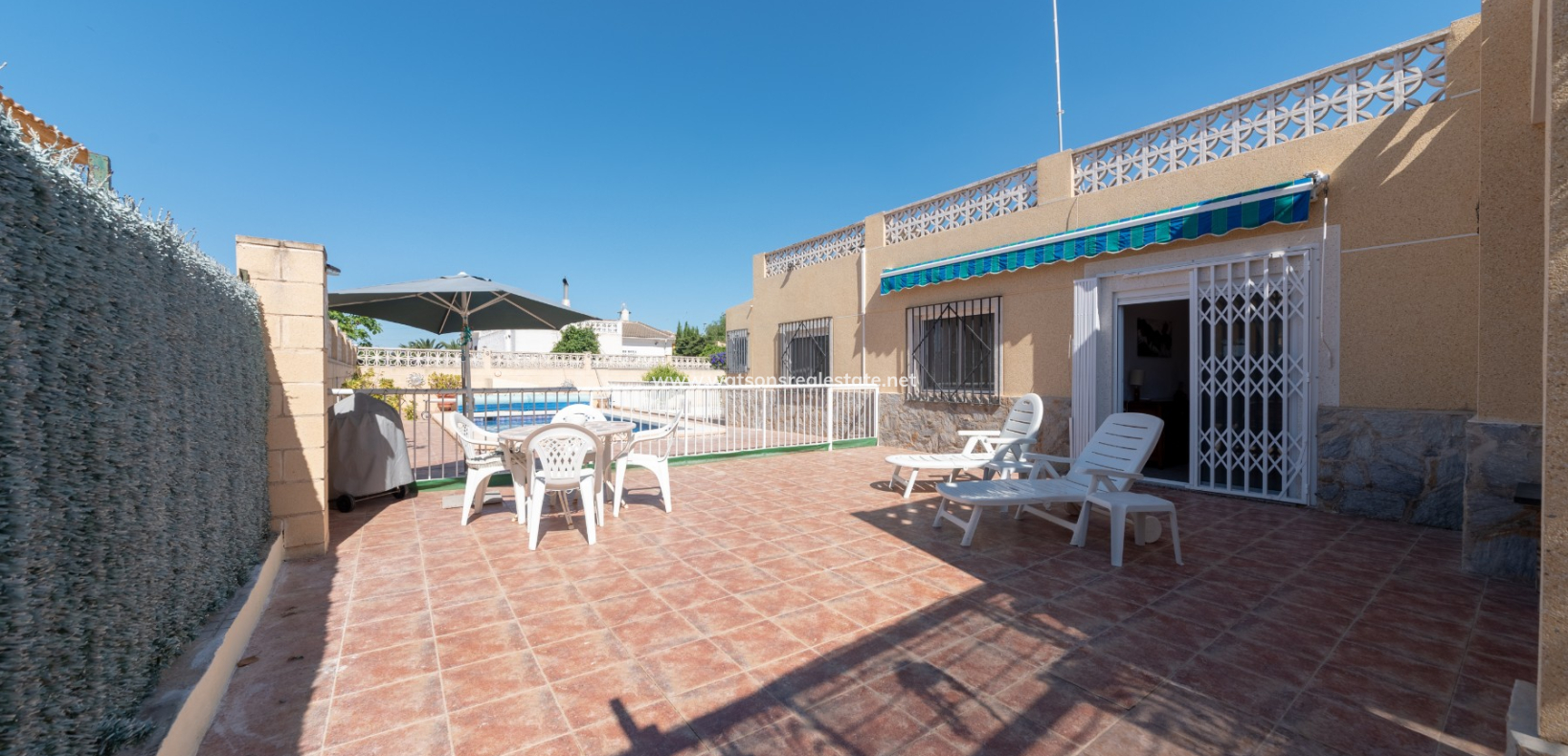 Resale - Fristaende Villa - Urb. El Oasis - La Marina