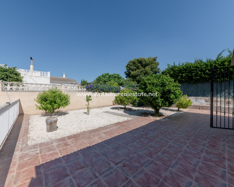 Resale - Fristaende Villa - Urb. El Oasis - La Marina