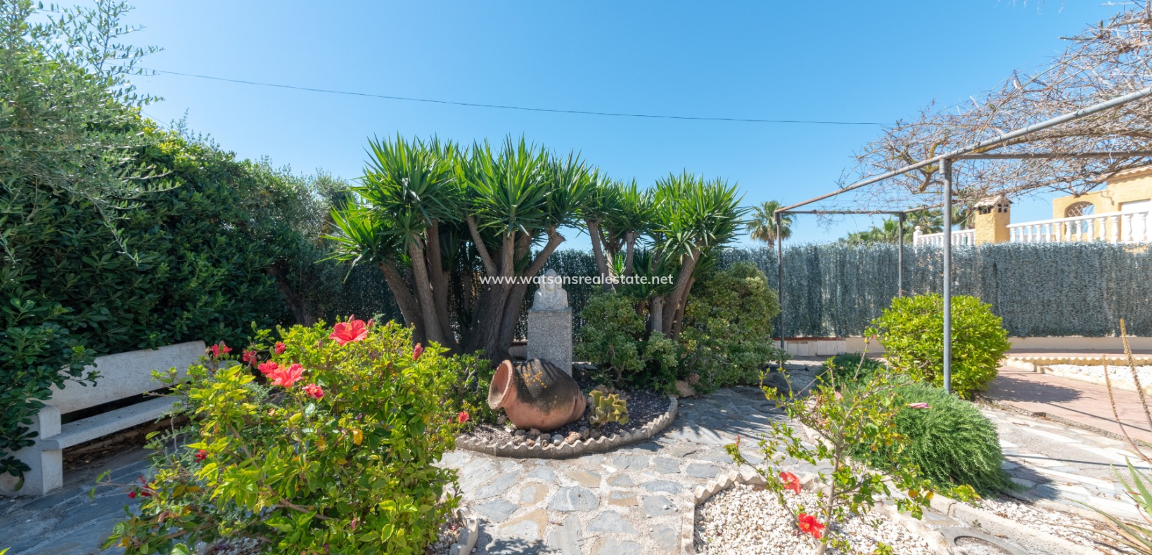 Resale - Fristaende Villa - Urb. El Oasis - La Marina