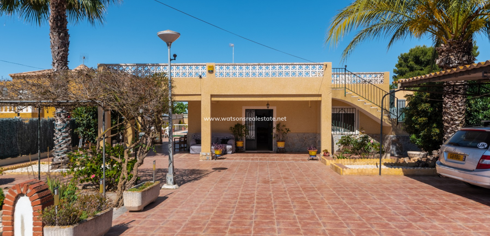 Resale - Fristaende Villa - Urb. El Oasis - La Marina