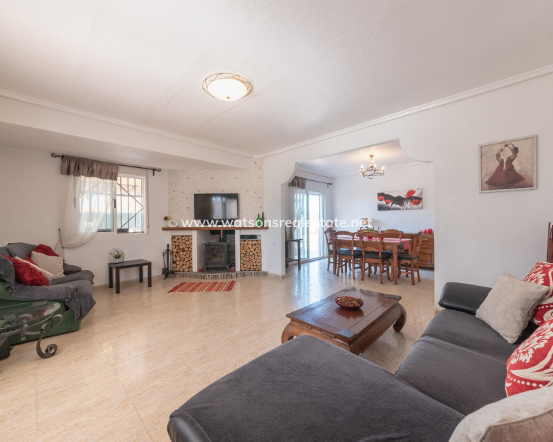 Resale - Fristaende Villa - Urb. El Oasis - La Marina