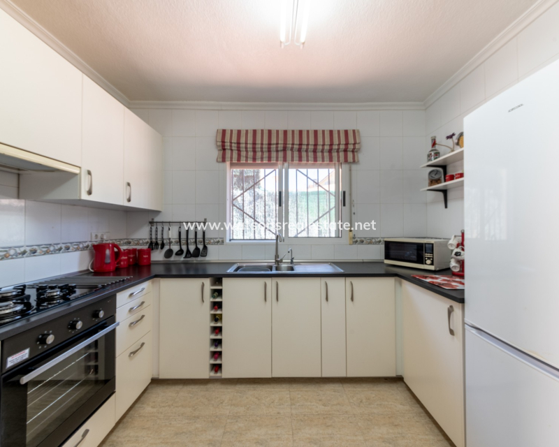 Resale - Fristaende Villa - Urb. El Oasis - La Marina