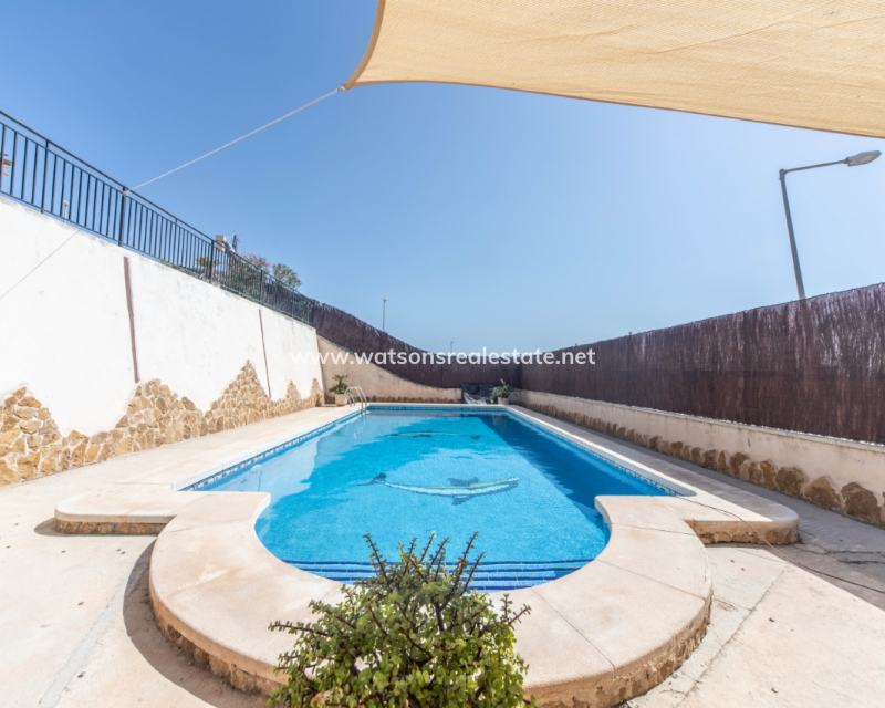 Resale - Fristaende Villa - Urb. El Oasis - La Marina