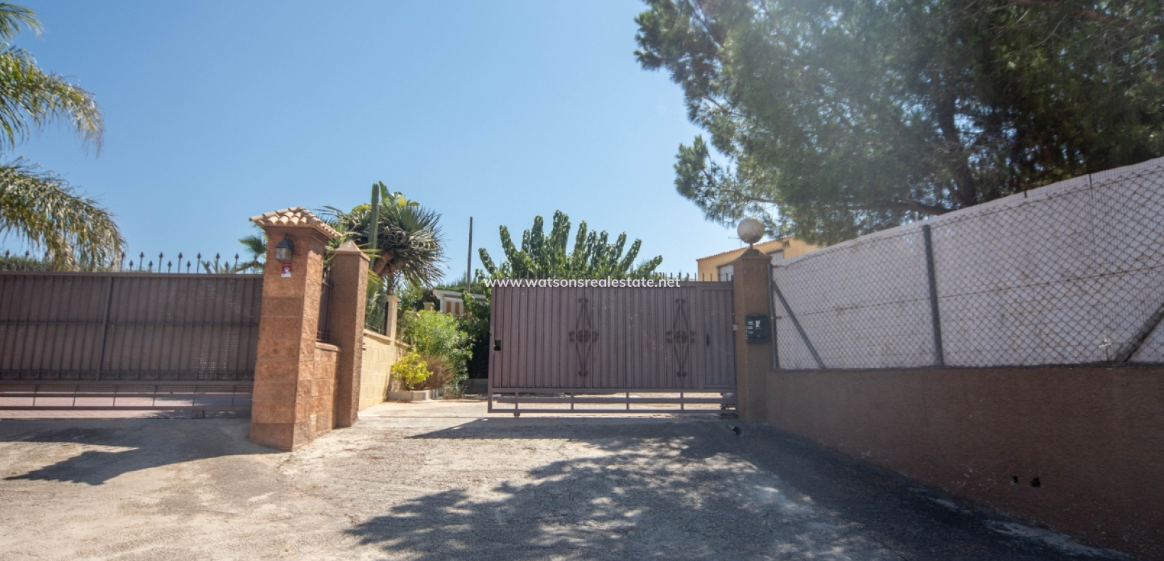 Resale - Fristaende Villa - Urb. El Oasis - La Marina