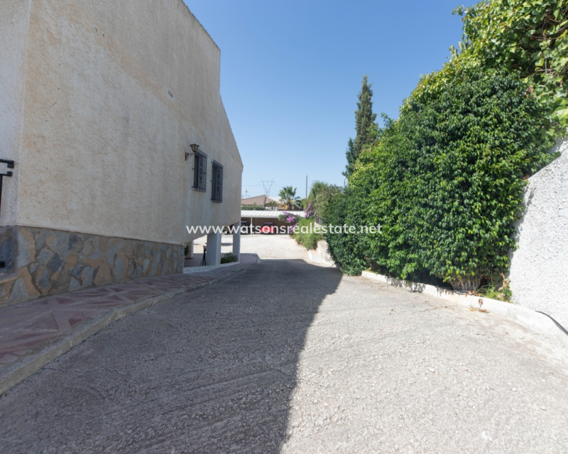 Resale - Fristaende Villa - Urb. El Oasis - La Marina