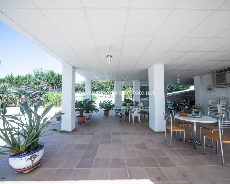 Resale - Fristaende Villa - Urb. El Oasis - La Marina