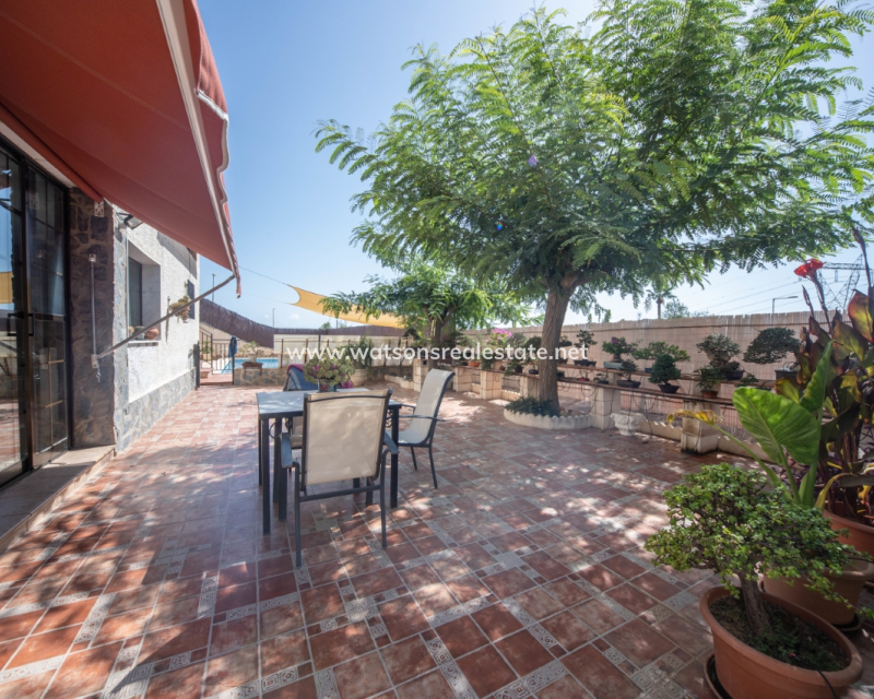 Resale - Fristaende Villa - Urb. El Oasis - La Marina