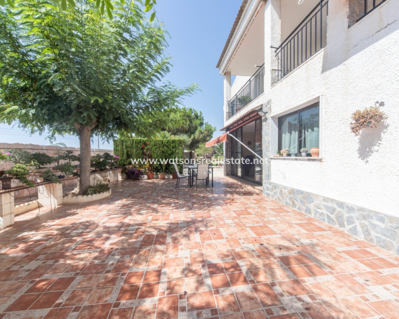 Resale - Fristaende Villa - Urb. El Oasis - La Marina