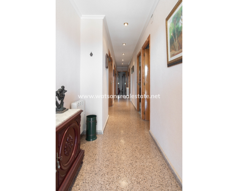 Resale - Fristaende Villa - Urb. El Oasis - La Marina