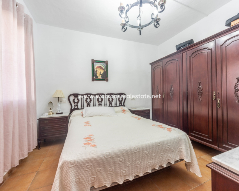 Resale - Fristaende Villa - Urb. El Oasis - La Marina