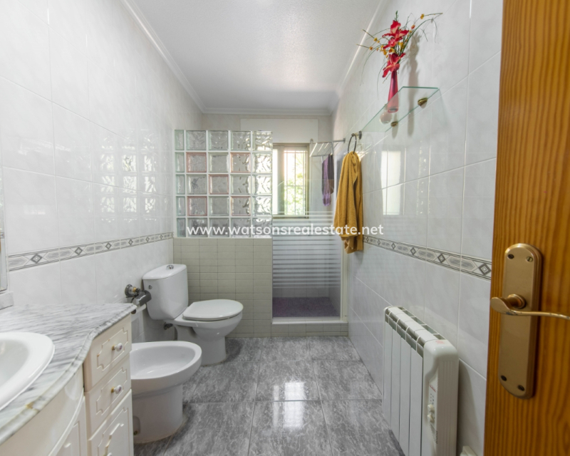 Resale - Fristaende Villa - Urb. El Oasis - La Marina