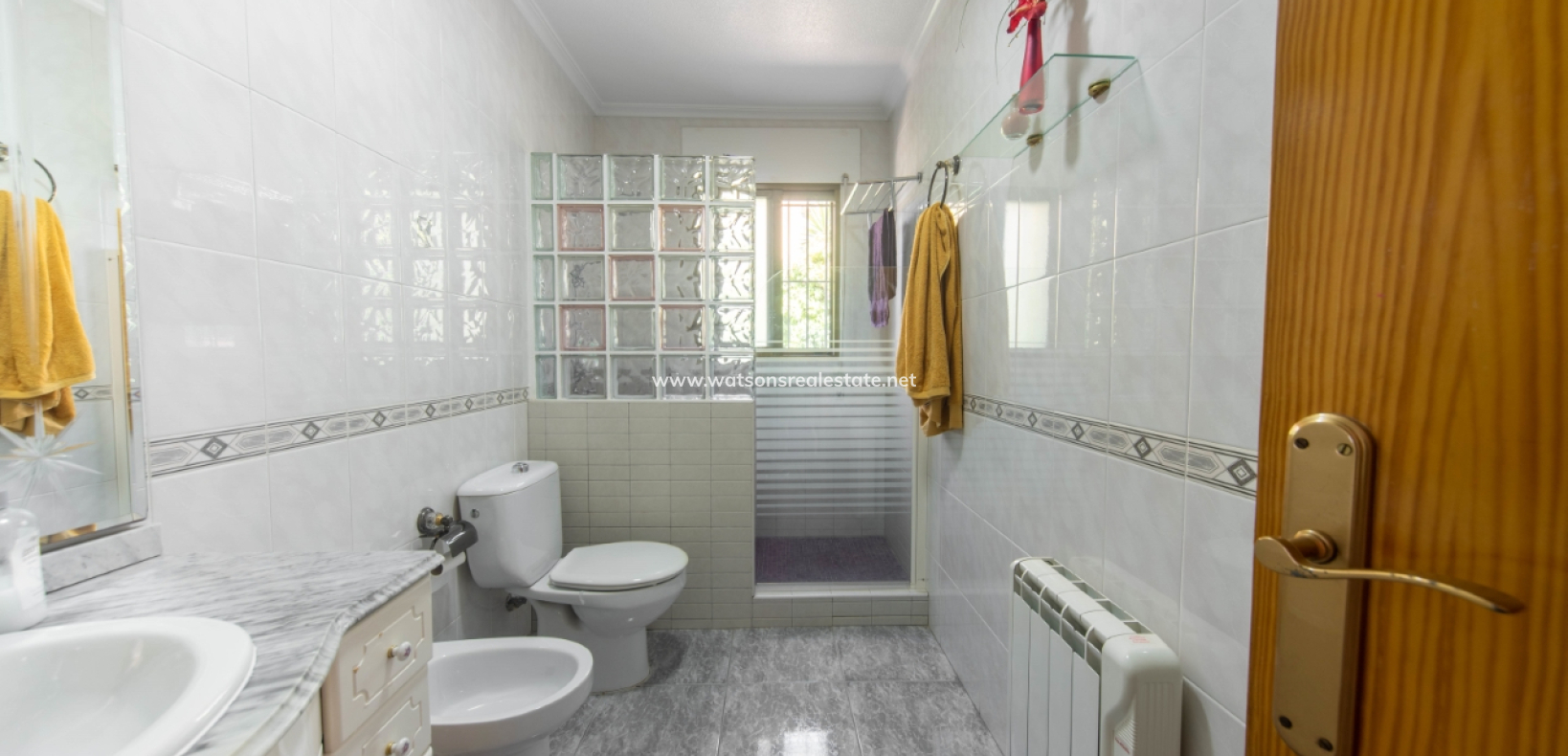 Resale - Fristaende Villa - Urb. El Oasis - La Marina