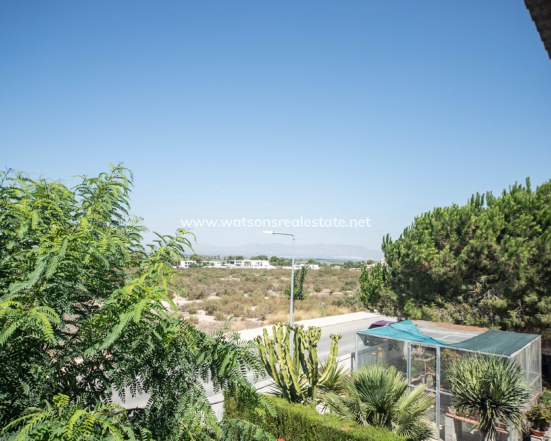 Resale - Fristaende Villa - Urb. El Oasis - La Marina