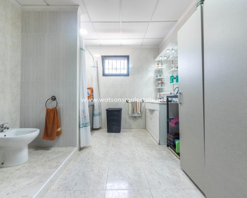 Resale - Fristaende Villa - Urb. El Oasis - La Marina
