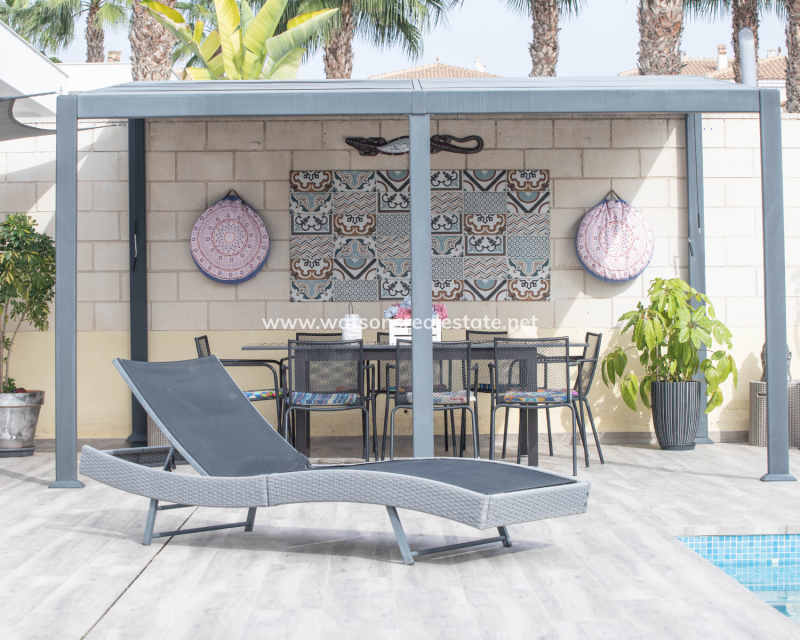 Resale - Fristaende Villa - Urb. El Oasis - La Marina