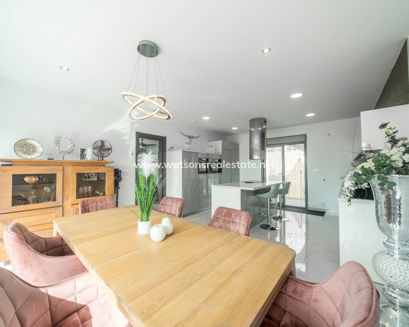 Resale - Fristaende Villa - Urb. El Oasis - La Marina