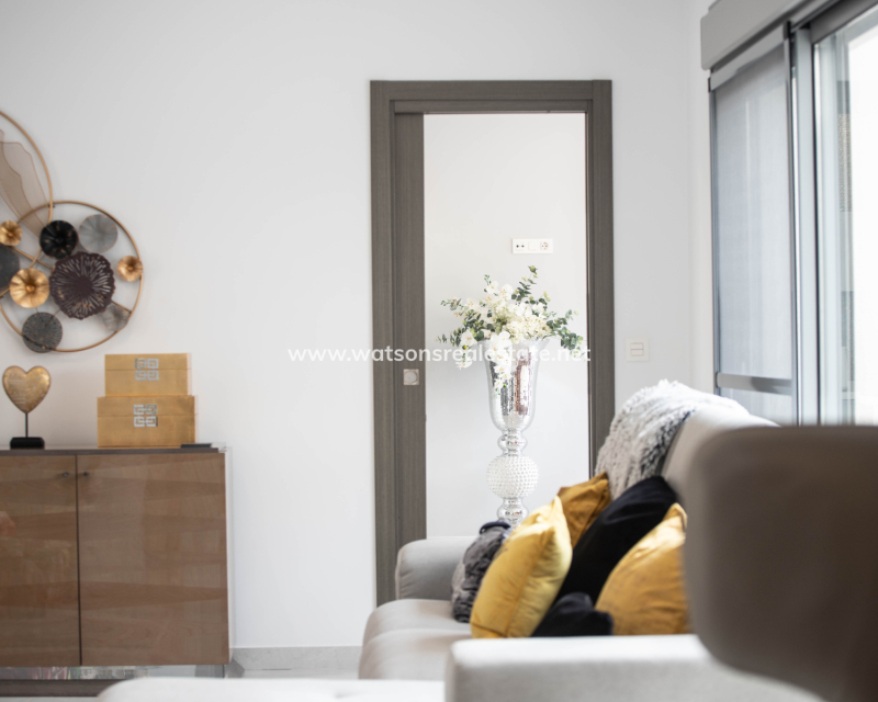 Resale - Fristaende Villa - Urb. El Oasis - La Marina