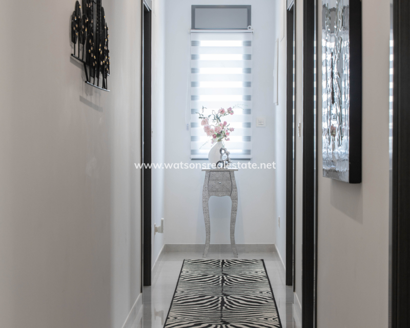 Resale - Fristaende Villa - Urb. El Oasis - La Marina