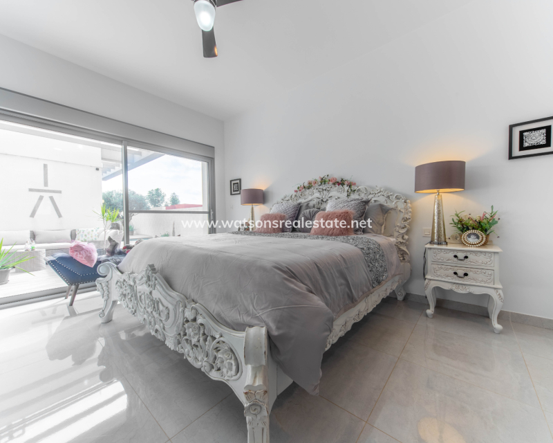 Resale - Fristaende Villa - Urb. El Oasis - La Marina