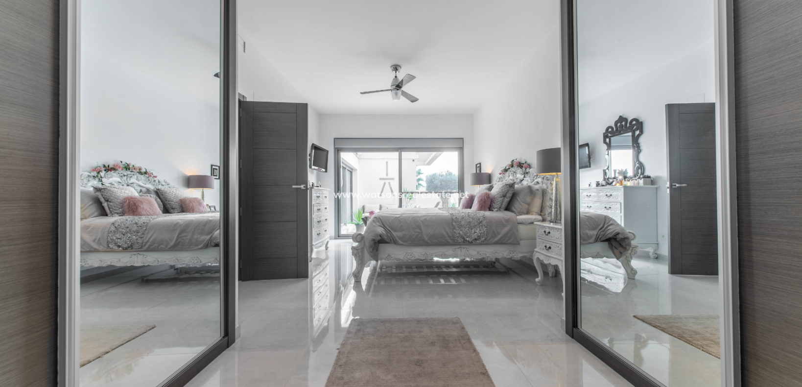 Resale - Fristaende Villa - Urb. El Oasis - La Marina