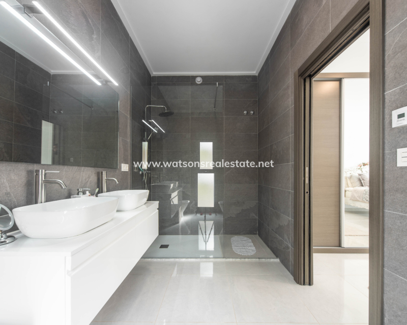 Resale - Fristaende Villa - Urb. El Oasis - La Marina