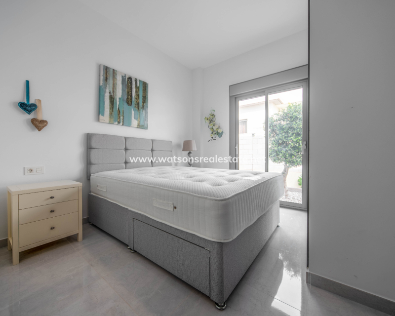 Resale - Fristaende Villa - Urb. El Oasis - La Marina