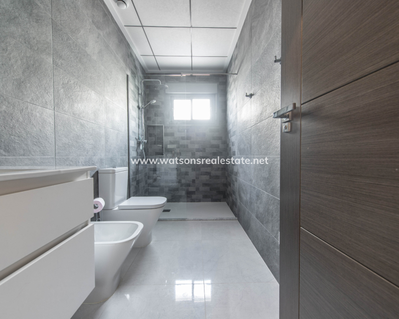 Resale - Fristaende Villa - Urb. El Oasis - La Marina