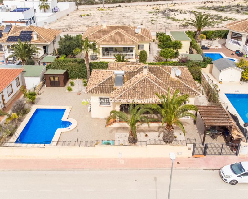 Resale - Fristaende Villa - Urb. El Oasis - La Marina