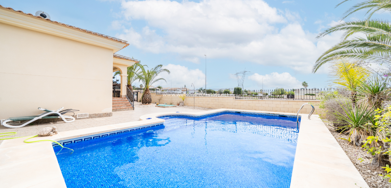 Resale - Fristaende Villa - Urb. El Oasis - La Marina