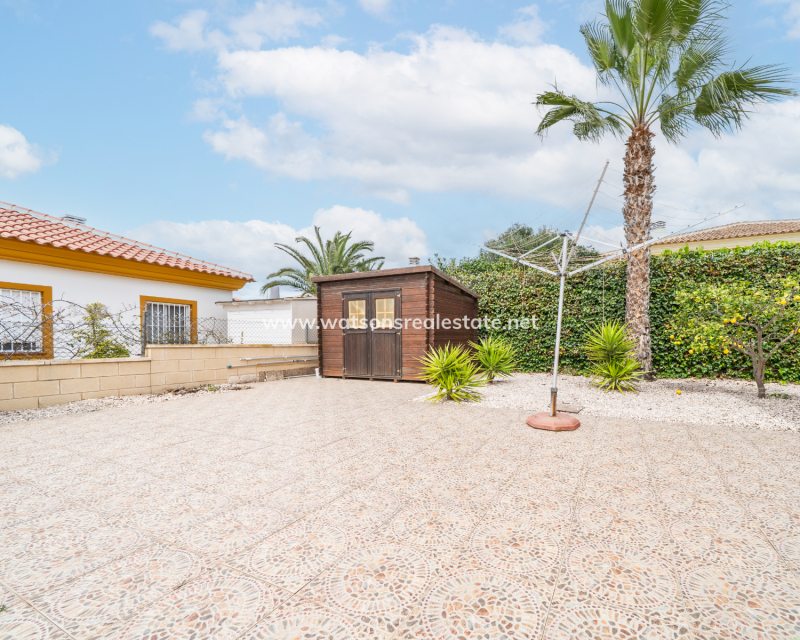 Resale - Fristaende Villa - Urb. El Oasis - La Marina