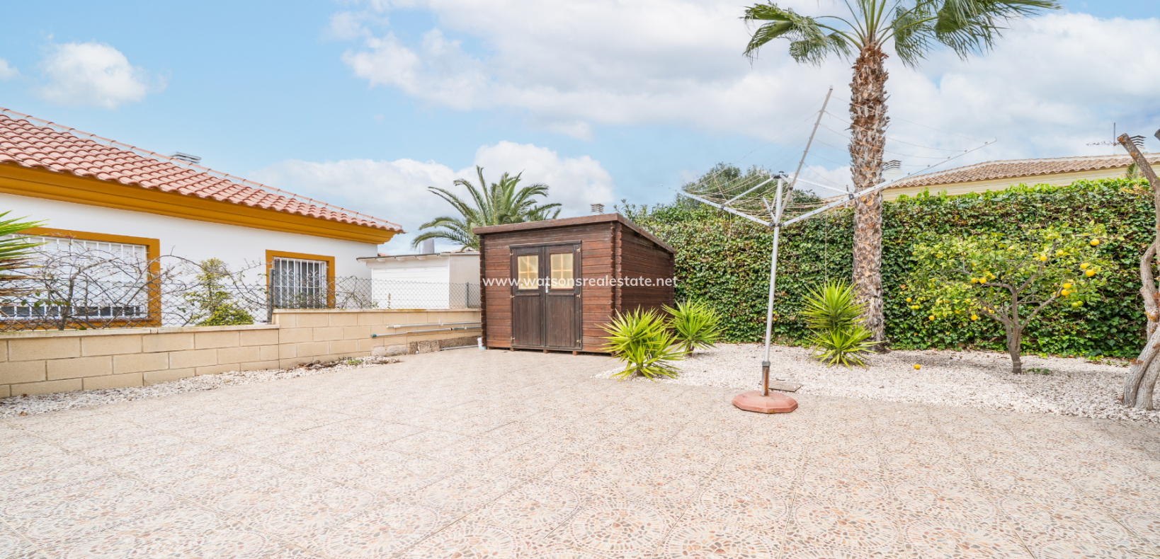 Resale - Fristaende Villa - Urb. El Oasis - La Marina