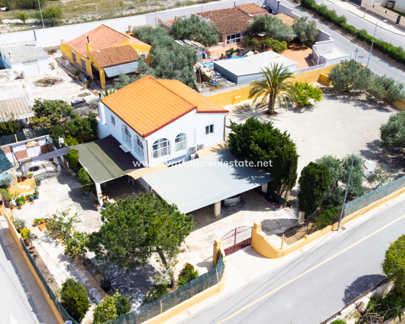 Resale - Fristaende Villa - Urb. El Oasis - La Marina