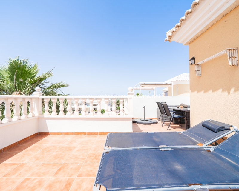 Resale - Fristaende Villa - Urb. El Oasis - La Marina