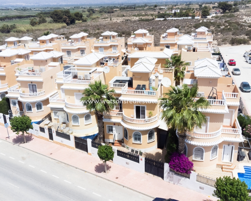 Resale - Fristaende Villa - Urb. El Oasis - La Marina