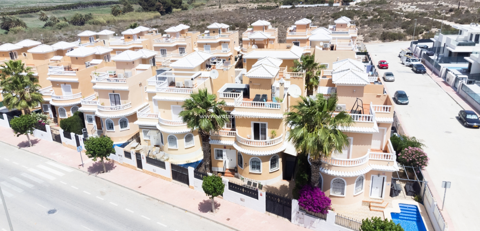 Resale - Fristaende Villa - Urb. El Oasis - La Marina