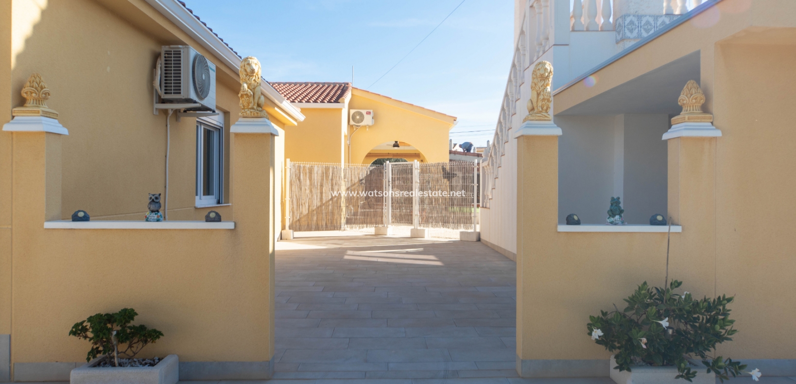 Resale - Fristaende Villa - Urb. El Oasis - La Marina