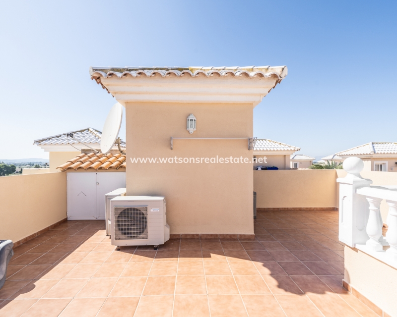 Resale - Fristaende Villa - Urb. El Oasis - La Marina