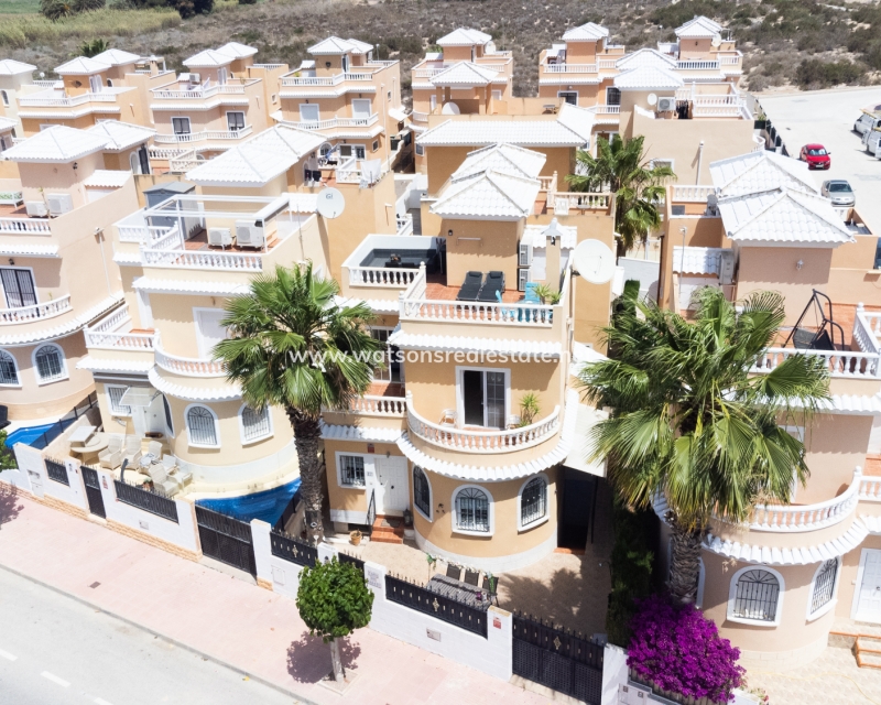 Resale - Fristaende Villa - Urb. El Oasis - La Marina